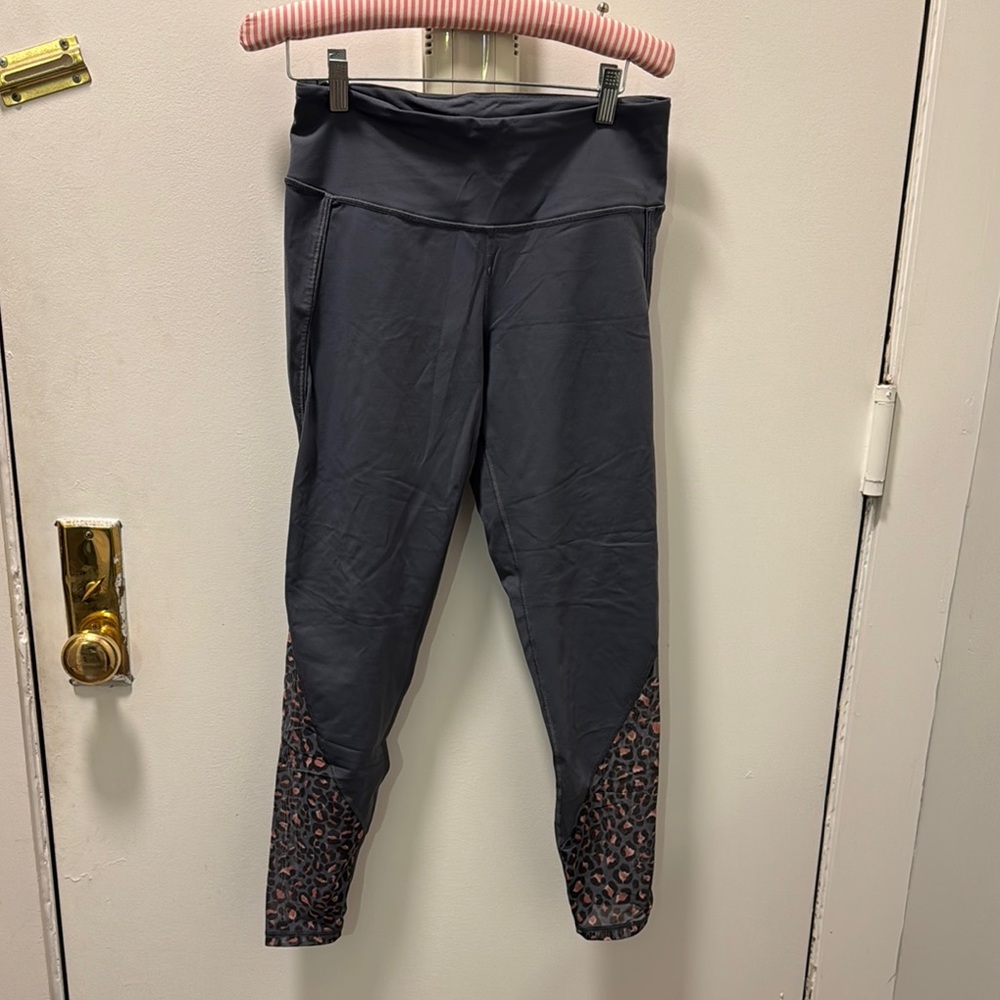 Stylish Navy Blue Leggings with Leopard Detail